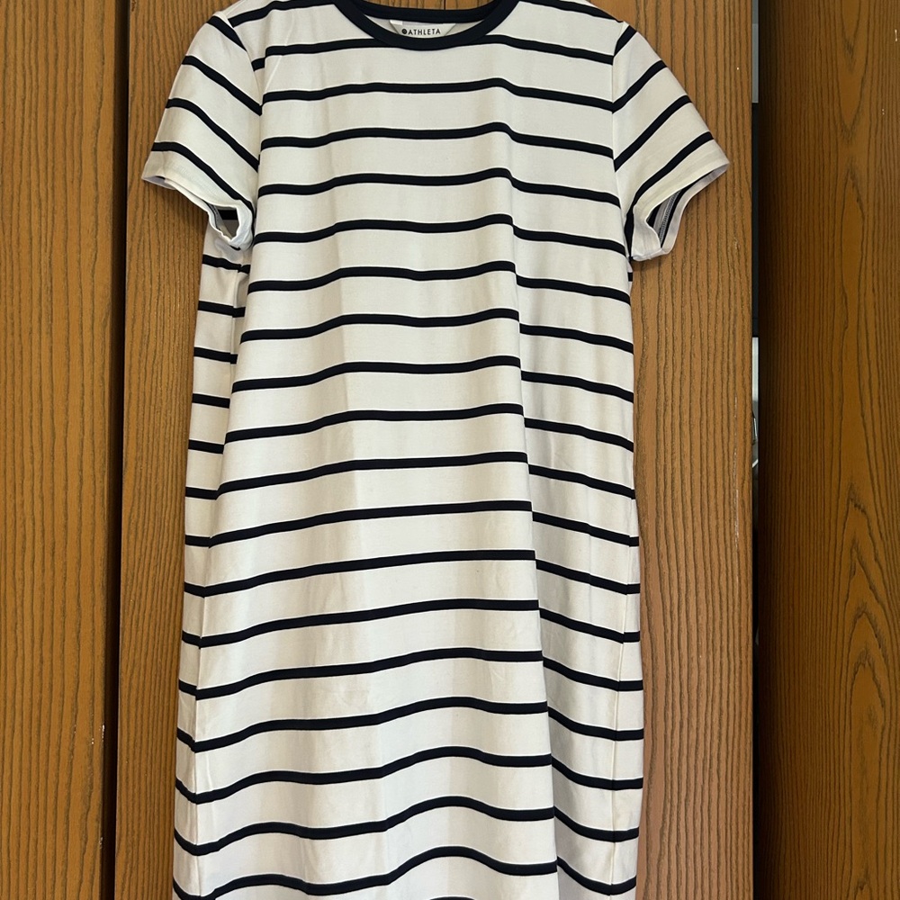 Athleta Navy and White Tee Dress with Crew Neck SUPER SOFT New